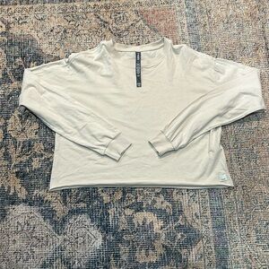 Vuori Shirt Women's s Long Sleeve Feather Tee Lightweight Cotton crop